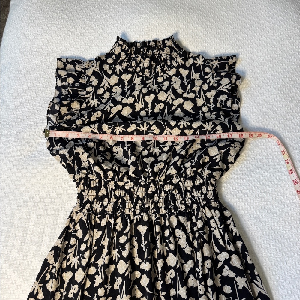 Saks Black and Cream Floral High-Low Ruffle Fit & Flare Knee Length Dress Medium - Picture 10 of 11